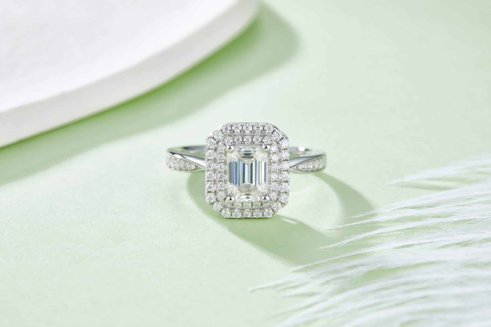 豪镶长方形S925银镀白金1.0克拉D级莫桑钻女戒 M93D 06