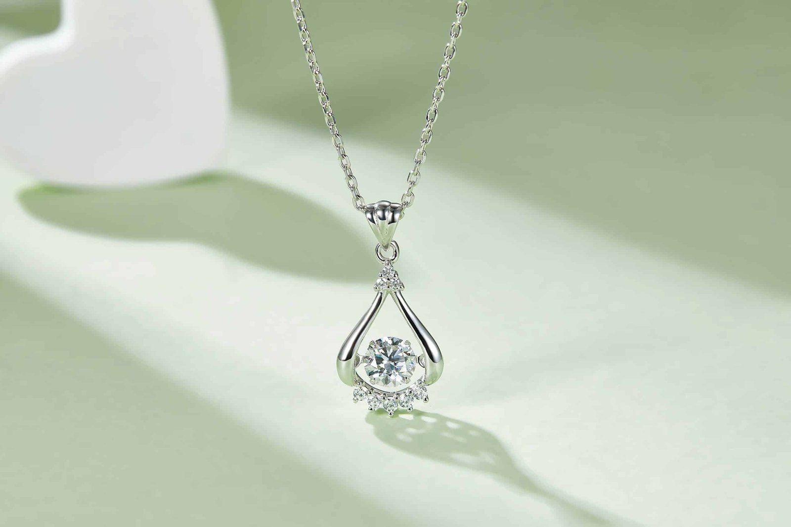 灵动眀眸S925银镀白金50分D色莫桑钻项链 OLDE 02