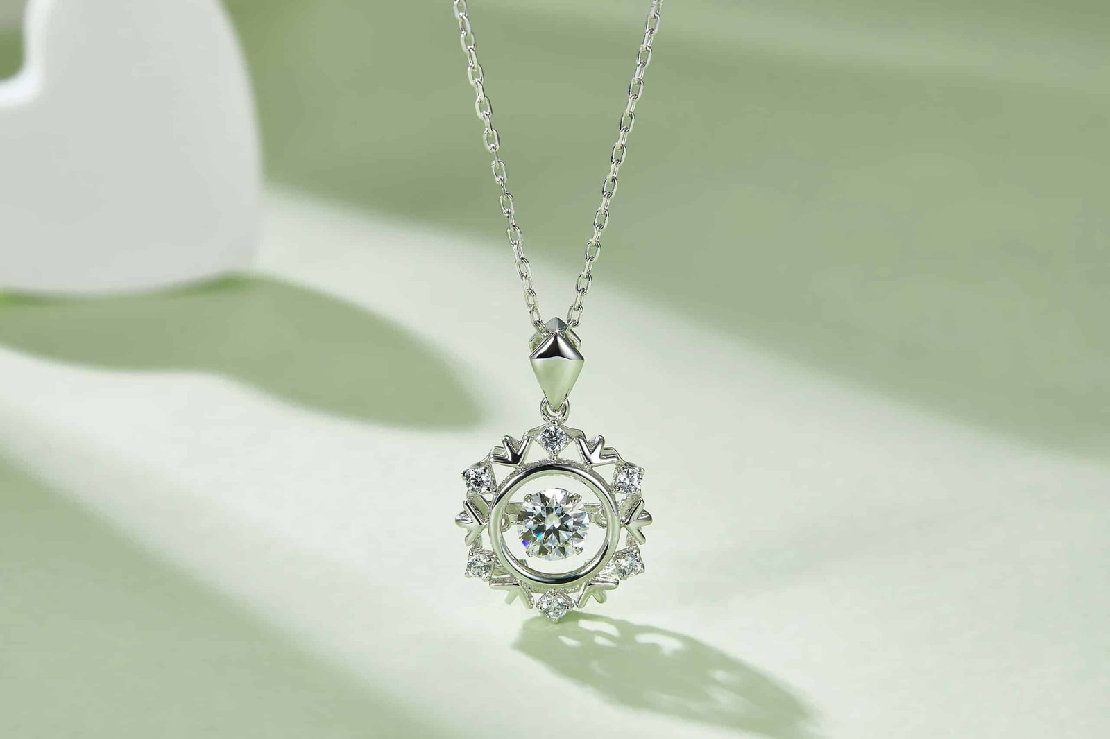 灵动箭心S925银镀白金50分D色莫桑钻项链 OLDQ 02