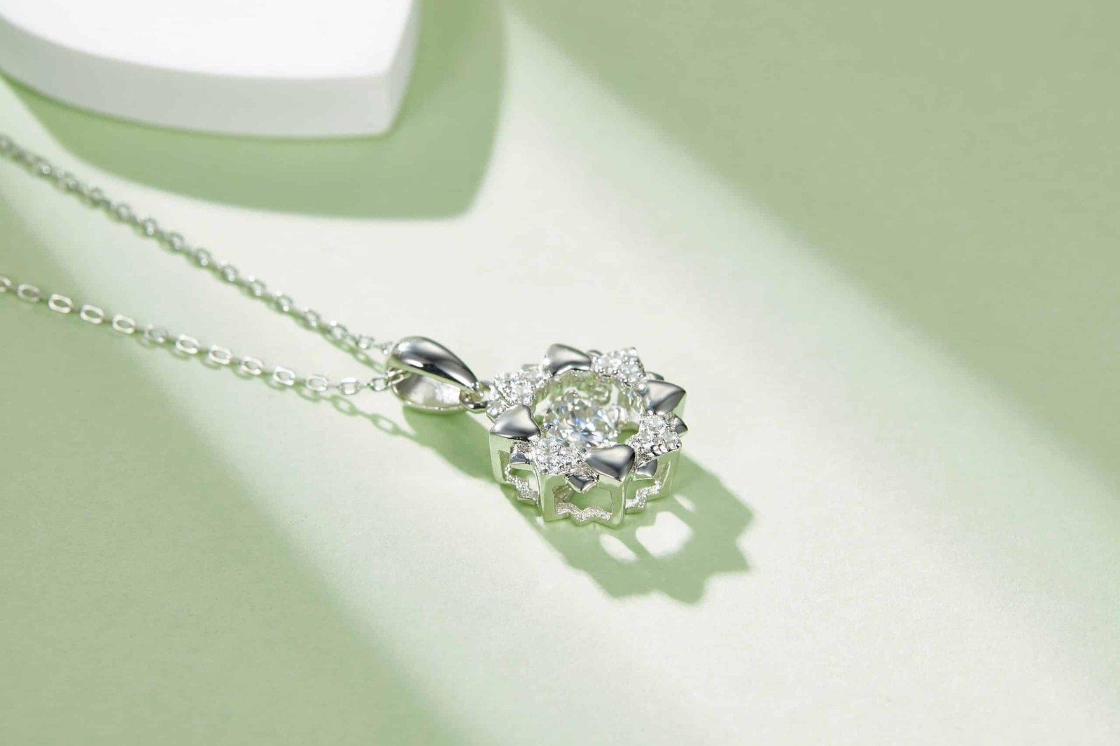 灵动欢喜S925银镀白金50分D色莫桑钻项链 OLDT 03