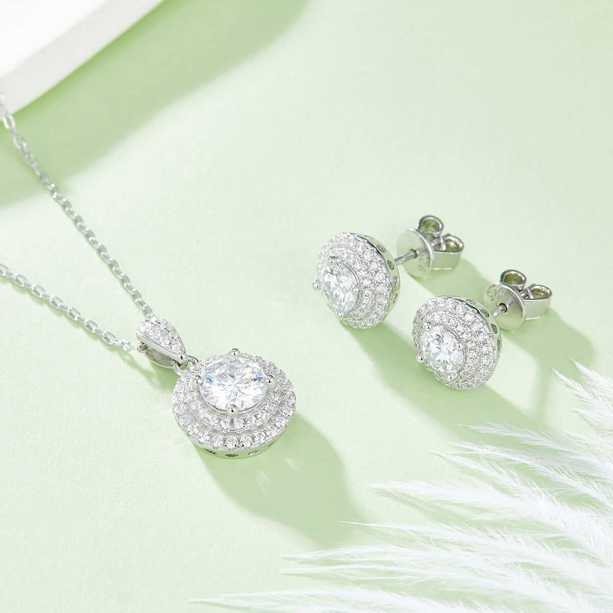 豪镶圆形S925银镀白金D级莫桑钻戒指项链耳钉套装