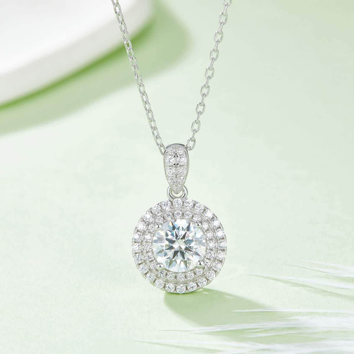 豪镶圆形S925银镀白金D级莫桑钻戒指项链耳钉套装